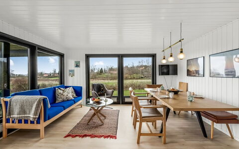 Jule - 1.3Km to the Fjord: Mueble, Madera, Diseño De Interiores, Piso, Mesa, Suelo, Techo, Suelos De Madera, Sala, Cocina Y Comedor Mesa
