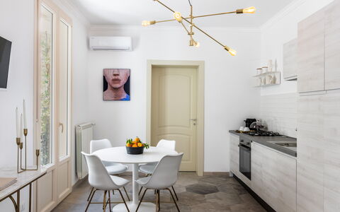Alma Suite: Marco, Mueble, Propiedad, Mesa, Gabinetes, Edificio, Madera, Silla, Encendiendo, Arquitectura
