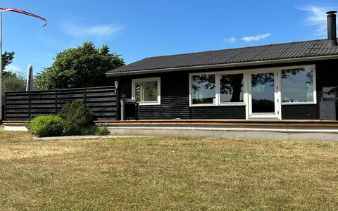 Francis - 300M from the Sea: Madera, Techo, Arquitectura, Casa, Casa, Cabaña, Vía Muerta, Madera Dura, Pendiente, Inmuebles