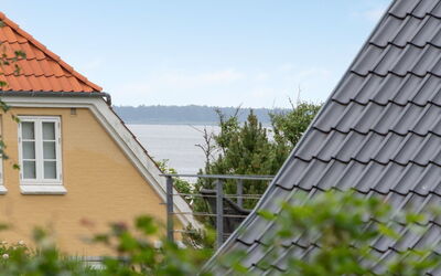 Jörgen - 100M from the Sea