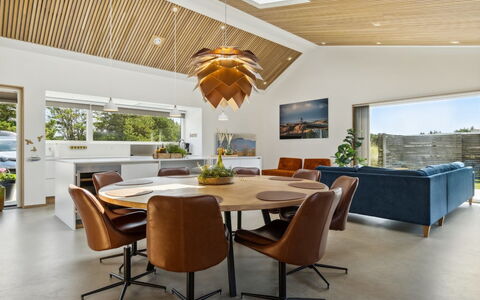 Toyah - 400M from the Sea: Madera, Techo, Arquitectura, Casa, Casa, Cabaña, Vía Muerta, Madera Dura, Pendiente, Inmuebles