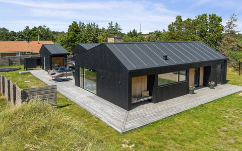 Toyah - 400M from the Sea: Madera, Techo, Arquitectura, Casa, Casa, Cabaña, Vía Muerta, Madera Dura, Pendiente, Inmuebles