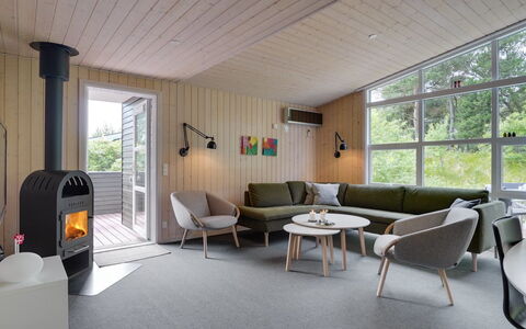 Akkar - 1.8Km from the Sea: Mueble, Diseño De Interiores, Piso, Madera, Suelo, Sala, Techo, Encendiendo, Lámpara, Casa
