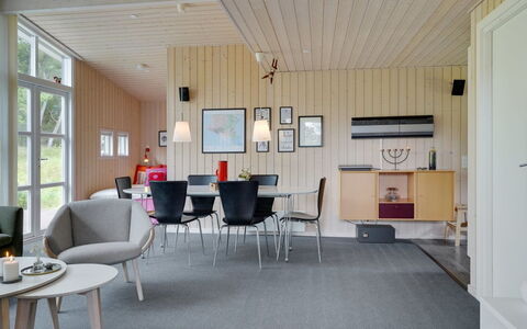 Akkar - 1.8Km from the Sea: Mueble, Diseño De Interiores, Piso, Suelo, Silla, Techo, Mesa, Casa, Sala, Lámpara