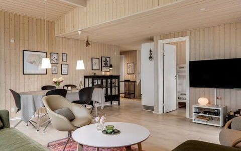 Akkar - 1.8Km from the Sea: Mueble, Diseño De Interiores, Piso, Madera, Suelo, Techo, Lámpara, Sala, Casa, Mesa