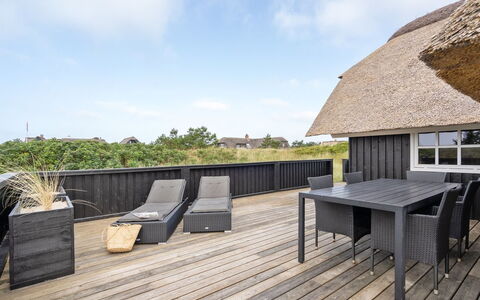 Kajin - 200M from the Sea: Madera, Techo, Arquitectura, Casa, Casa, Cabaña, Vía Muerta, Madera Dura, Pendiente, Inmuebles