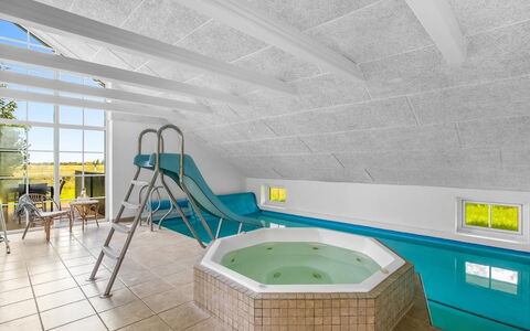 Joseline - 1.8Km from the Sea: Techo, Casa, Casa, Cabaña, Puerta, Vía Muerta, Cubierta, Porche, Tablón, Madera Dura