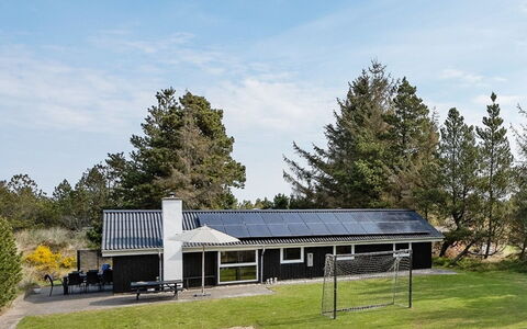 Darina - 1.5Km from the Sea: Madera, Techo, Casa, Casa, Arquitectura, Vía Muerta, El Terreno Del Lote, Cabaña, Cobertizo, Edificios Del Jardín