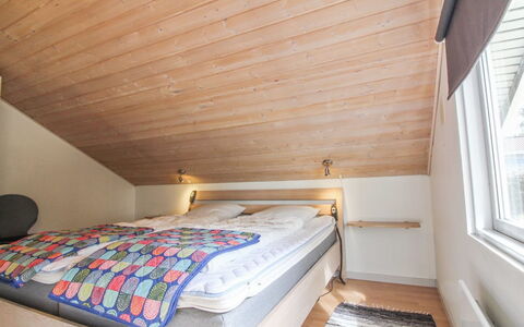 Augustine - 1.6Km from the Sea: Diseño De Interiores, Habitación, Cama, Madera, Techo, Piso, Suelo, Mueble, Sábana, Lecho