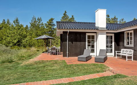 Raili - 1.5Km from the Sea: Cabaña, Cobertizo, \Choza, Casa De Campo, Pradera, Choza, Granero, Cuarto De Troncos, Edificios Del Jardín