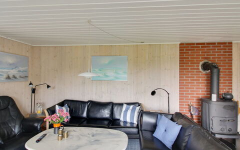 Kastehelmi - 400M from the Sea: Mueble, Sofá, Madera, Diseño De Interiores, Piso, Sala, Suelo, Techo, Mesa