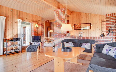 Neja - 400M from the Sea: Madera, Techo, Arquitectura, Casa, Casa, Cabaña, Vía Muerta, Madera Dura, Pendiente, Inmuebles