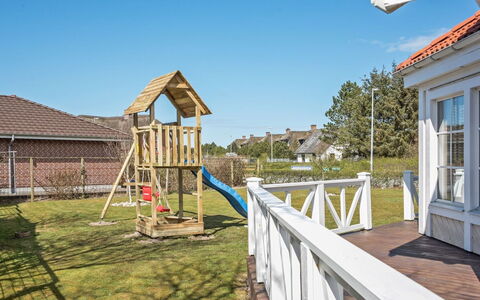 Alfredine - 1Km from the Sea: Madera, Techo, Arquitectura, Casa, Casa, Cabaña, Vía Muerta, Madera Dura, Pendiente, Inmuebles