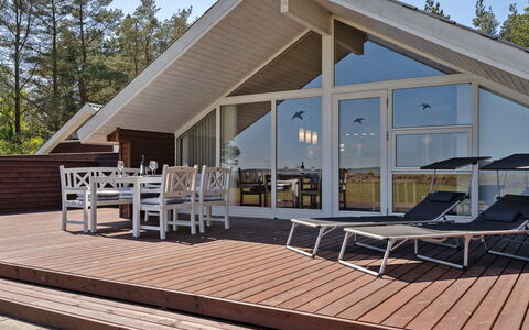 Saila - 500M to the Fjord: Casa, Cabaña, Puerta, Inmuebles, Sombra, Vía Muerta, Madera Dura, Edificios Del Jardín, Porche, Diseño