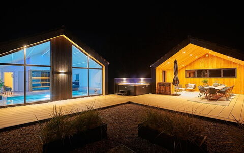 Menja - 1.4Km from the Sea: Mueble, Diseño De Interiores, Piso, Suelo, Techo, Habitación, Silla, Mesa, Departamento, Cocina Y Comedor Mesa