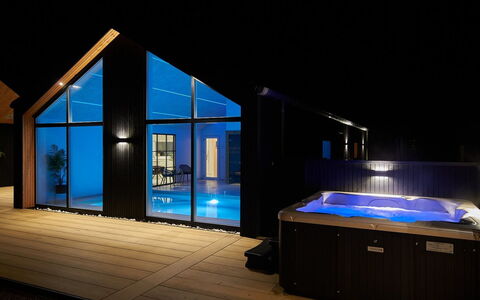 Menja - 1.4Km from the Sea: Mueble, Diseño De Interiores, Piso, Suelo, Techo, Habitación, Silla, Mesa, Departamento, Cocina Y Comedor Mesa