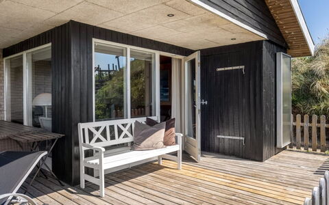 Letje - 500M from the Sea: Madera, Casa, Porche, Cubierta, Madera Dura, Techo, Manchas De Madera, Suelos De Madera, Eco Hotel