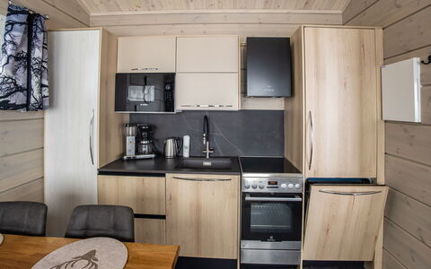 Hehku: Madera, Piso, Mueble, Suelo, Cocina, Diseño De Interiores, Gabinetes, Habitación, Mostrador, Techo