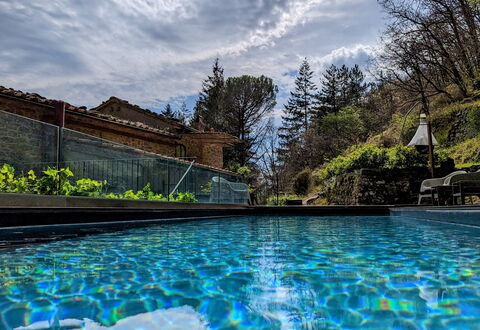 Mulino Morandi: Agua, Nube, Cielo, Los Recursos Hídricos, Planta, Piscina, Azur, Edificio, Árbol, Paisaje Natural