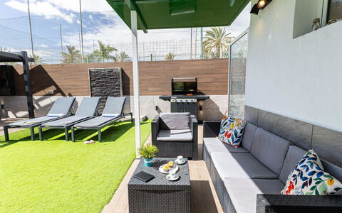 Maspalomas 1060: Mueble, Piso, Diseño De Interiores, Suelo, Casa, Mueble Para Exteriores, Jardín, Silla, Planta De Casa