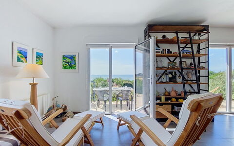 Ruilh Avel: Mueble, Silla, Madera, Mesa, Mueble Para Exteriores, Departamento, Madera Dura, Eco Hotel, Manchas De Madera, Balcón