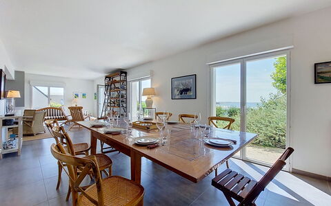 Ruilh Avel: Mueble, Silla, Mesa, Diseño De Interiores, Piso, Comedor, Cocina Y Comedor Mesa, Madera, Suelo, Techo