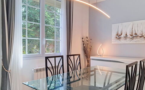 Mayne: Diseño De Interiores, Mueble, Techo, Encendiendo, Lámpara, Piso, Habitación, Cocina Y Comedor Mesa, Comedor, Vaso