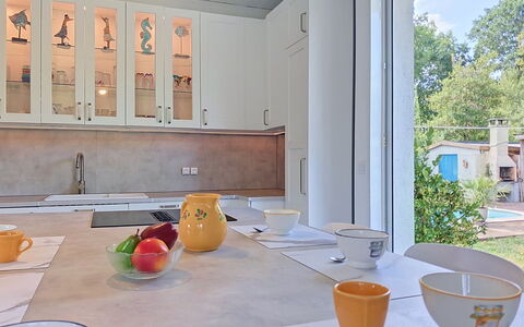 Mayne: Mueble, Diseño De Interiores, Cocina, Mostrador, Madera, Piso, Habitación, Aparato De Cocina, Casa, Suelo