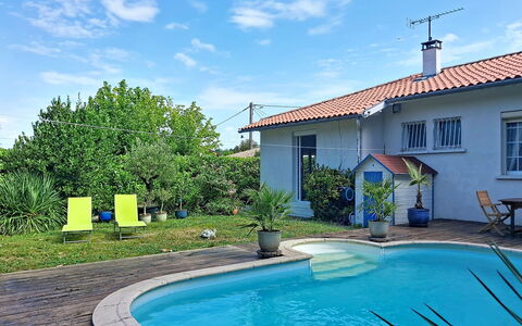 Mayne: Azul, Piscina, Casa, Barrio Residencial, Casa, Cabaña, Eco Hotel, Paisajismo, Jardín, Inmuebles