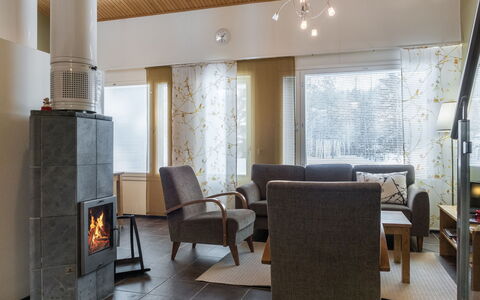 Vuokatinranta Suite 2 C: Piso, Mueble, Diseño De Interiores, Madera, Suelo, Techo, Suelos De Madera, Sala, Casa, Encendiendo
