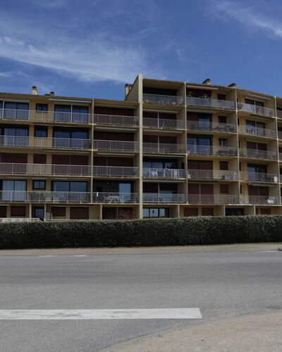 Le Bellevue: Cielo, Nube, Propiedad, Edificio, Ventana, Diseño Urbano, Bloque De Pisos, Planta, Condominio, Barrio