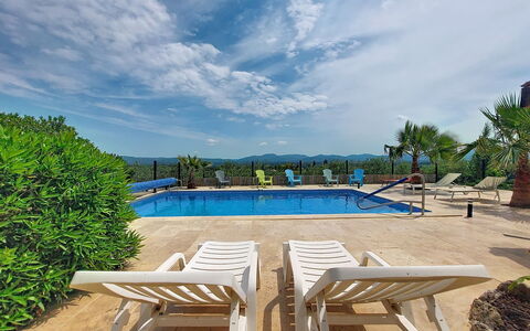 Les Lauriers Blancs: Piscina, Recurso, Mueble Para Exteriores, Eco Hotel, Sunlounger, Hotel, Ciudad De Vacaciones, Paraguas