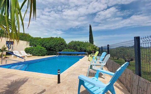 Les Lauriers Blancs: Piscina, Azul, Mueble Para Exteriores, Mueble, Recurso, Ocio, Material Compuesto, Sombra, Sunlounger, Paisajismo