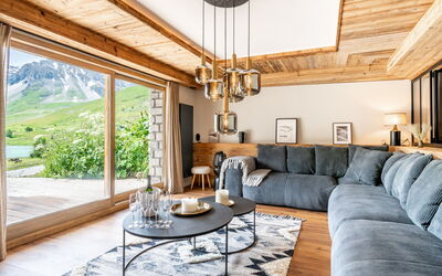 Tignes 451: Mueble, Propiedad, Mesa, Sofá, Azur, Madera, Planta, Encendiendo, Diseño De Interiores, Ventana