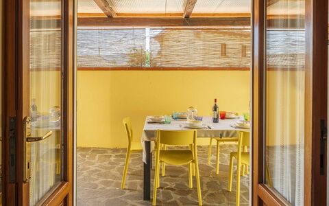 Camaiore House With Pool, La Casa Dei Ricci: Mesa, Mueble, Edificio, Silla, Madera, Diseño De Interiores, Sombra, Casa, Suelo, Piso