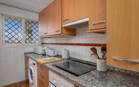 Aldea Hills: Mostrador, Gabinetes, Propiedad, Fregadero, Mueble, Edificio, Grifo, Lavabo, Cocina, Estufa De Cocina