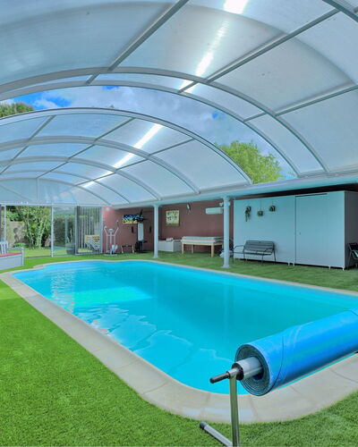 La Belle Étape: Edificio, Agua, Planta, Sombra, Azur, Piscina, Arquitectura, Hierba, Ocio, Agua