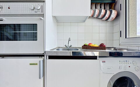 Les Terrasses de Pornic: Aparato De Cocina, Cocina, Electrodoméstico, Electrodoméstico, Mostrador, Estufa De Cocina, Gabinetes, Diseño De Interiores, Piso, Estufa