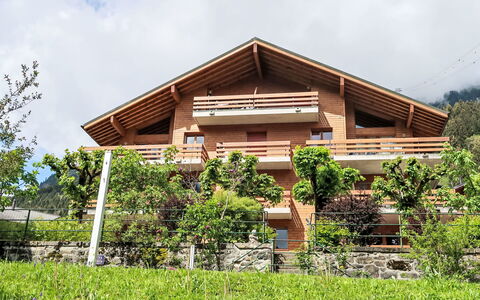 Pavillons a: Cielo, Planta, Edificio, Nube, Árbol, El Terreno Del Lote, Casa, Sombra, Madera, Paisaje Natural