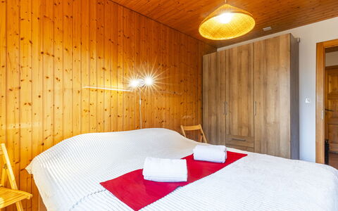 Pavillons a: Propiedad, Mueble, Comodidad, Textil, Diseño De Interiores, Madera, Suelo, Bienes Raíces, Edificio, Tintes Y Sombras