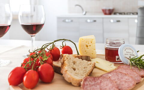 Maison Loreto: Comida, Vajilla, Ingrediente, Stemware, Plato, Gabinetes, Cocina, Copa De Vino
