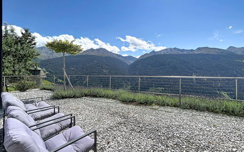 Skyline Retreat: Cordillera, Hill Station, Cresta, Valle, Alpes, Balcón, Cerca, Macizo, Pretil, Cumbre