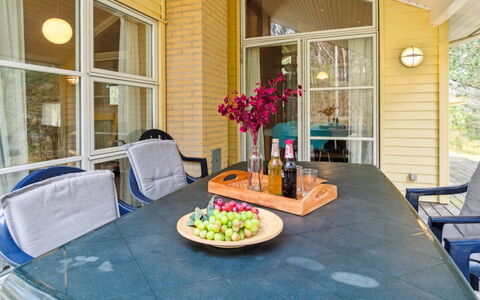 Ava - 850M from the Sea: Mueble, Diseño De Interiores, Piso, Suelo, Techo, Habitación, Silla, Mesa, Departamento, Cocina Y Comedor Mesa