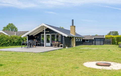 Guthmund - 400M from the Sea