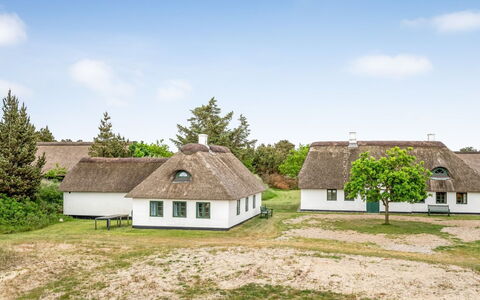 Wandrath - 2Km from the Sea: Casa, Techo, Casa, Cabaña, Cobertizo, Edificios Del Jardín, Vía Muerta, Yarda, Cuarto De Troncos, \Choza