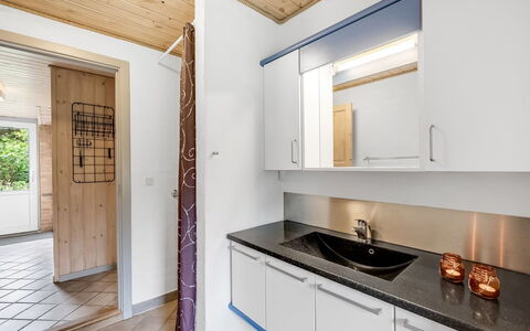 Dorithea - 1.3Km from the Sea: Piso, Madera, Diseño De Interiores, Techo, Suelo, Mostrador, Arreglo De Tubería, Cocina, Habitación, Gabinetes