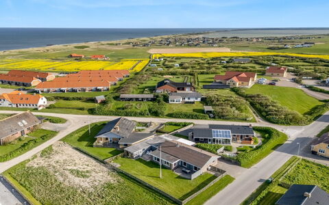Mads - 400M from the Sea: Barrio Residencial, Techo, Casa, Vista Panorámica, Casa, Paisaje, Fotografía Aérea, El Terreno Del Lote, Suburbio, Llanura