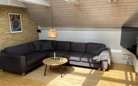 Jolanta - 20M from the Sea: Piso, Madera, Suelo, Mueble, Suelos De Madera, Sala, Manchas De Madera, Madera Dura, Sofá