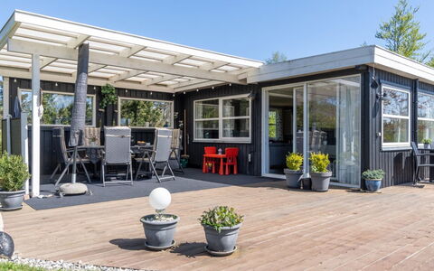 Ønd - 600M from the Sea: Mueble, Diseño De Interiores, Piso, Suelo, Techo, Habitación, Silla, Mesa, Departamento, Cocina Y Comedor Mesa