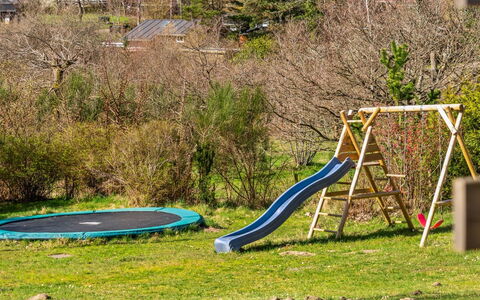 Usbjorn - 500M from the Sea: Hierba, Verde, Casa, Cabaña, Pradera, Área Rural, Ecorregión, Paisaje, El Terreno Del Lote, Arbusto